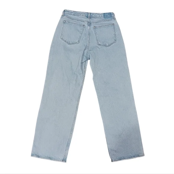 A&F Curve Love 90s Relaxed Fit High Rise Jeans Light Wash - Picture 6 of 15